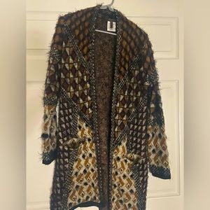 Fuzzy comfortable patterned cardigan